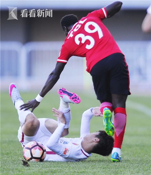 亚琛客场逼平对手,保级形势有所好转的简单介绍 亚琛客场逼平对手,保级形势有所好转的简单介绍