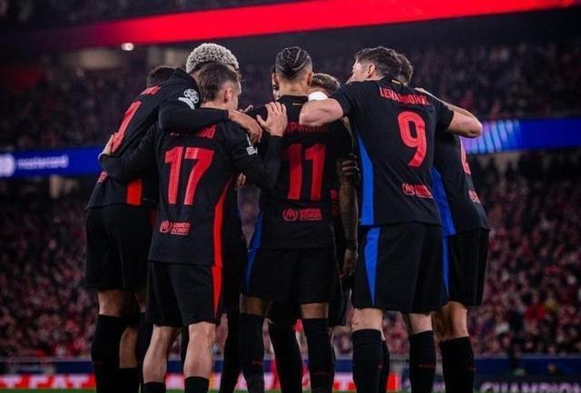 巴黎双星耀眼高举奖杯踢出欧冠强队满载而归的简单介绍 巴黎双星耀眼高举奖杯踢出欧冠强队满载而归的简单介绍