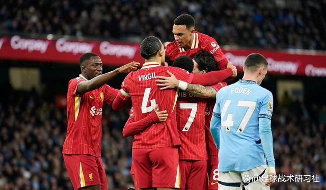 利物浦队主场击败对手晋级冠军联赛