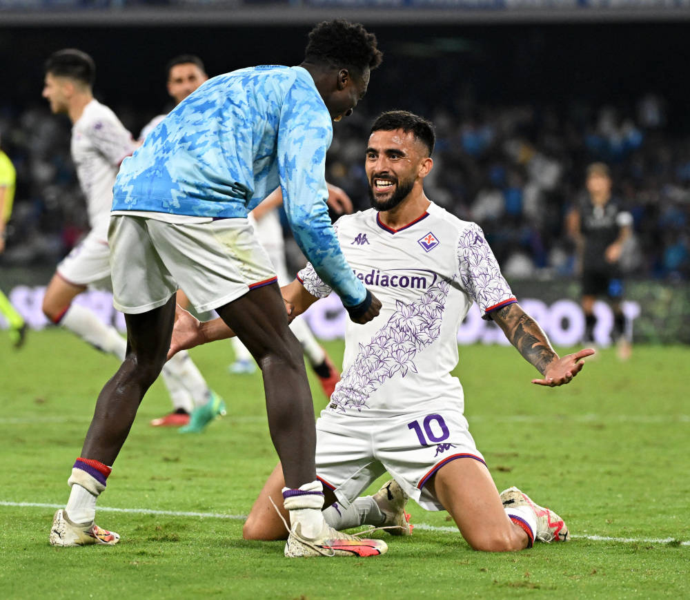 包含佛罗伦萨在客场挑战AC米兰，期待反弹的词条