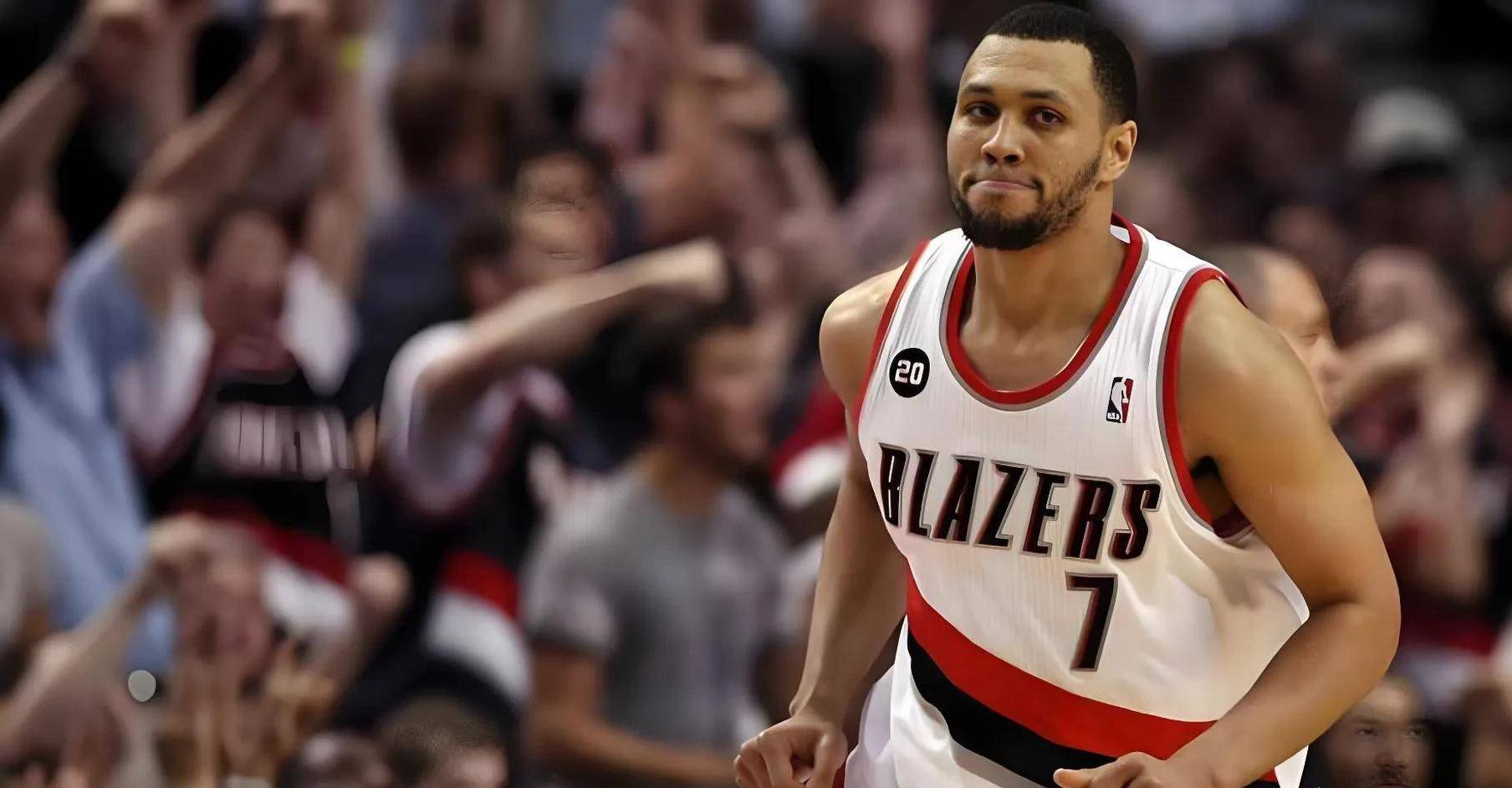 包含开拓者队新核心球员正式亮相,备战季前赛显实力!的词条 包含开拓者队新核心球员正式亮相,备战季前赛显实力!的词条