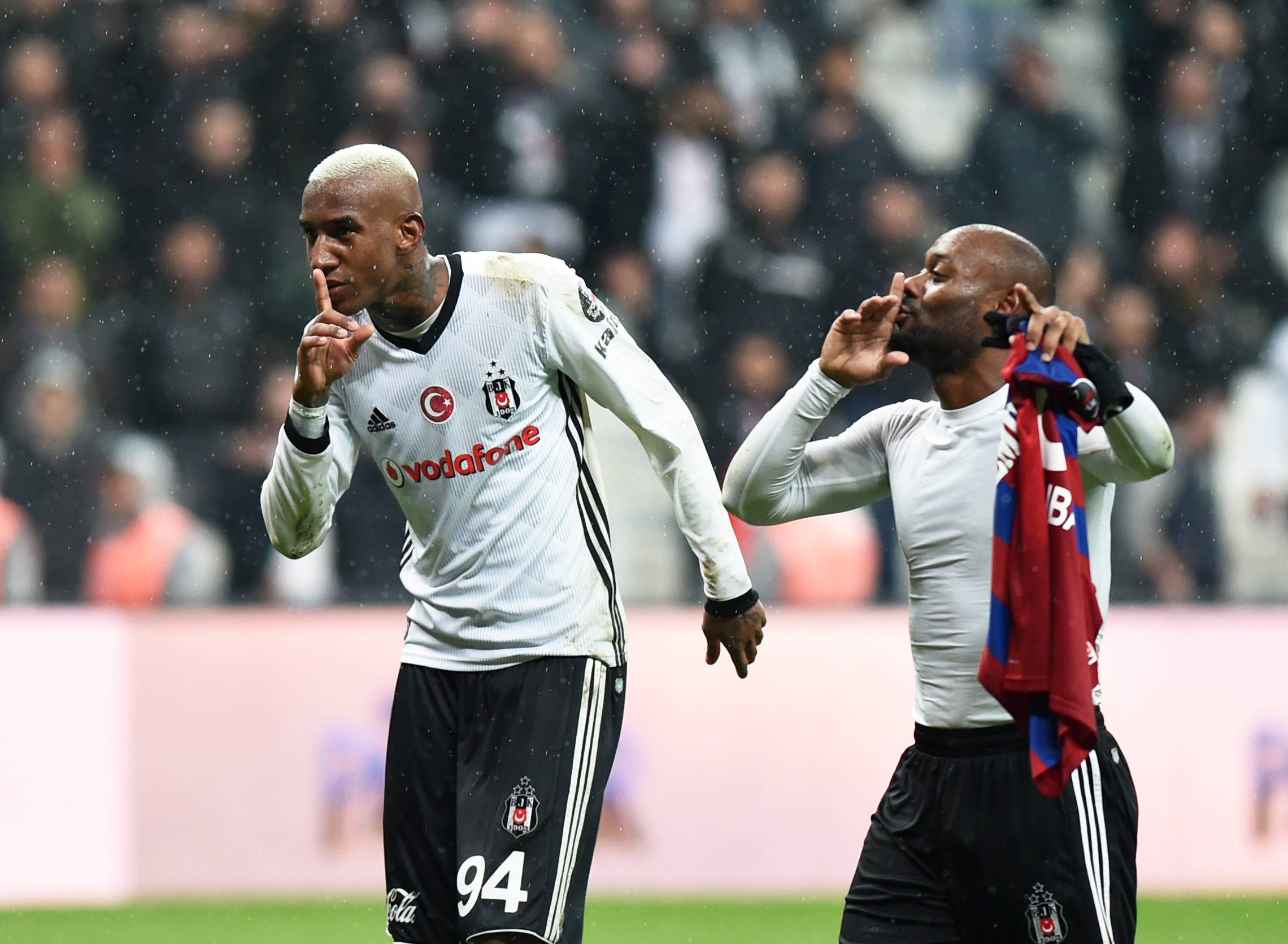 阿贾克斯壮大阵容目标冲击欧冠冠军的简单介绍 阿贾克斯壮大阵容目标冲击欧冠冠军的简单介绍