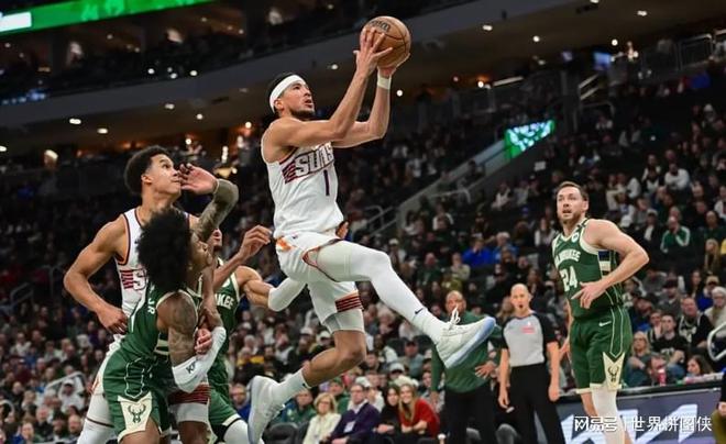 雄鹿球员连续两场空砍三分，成为进攻焦点