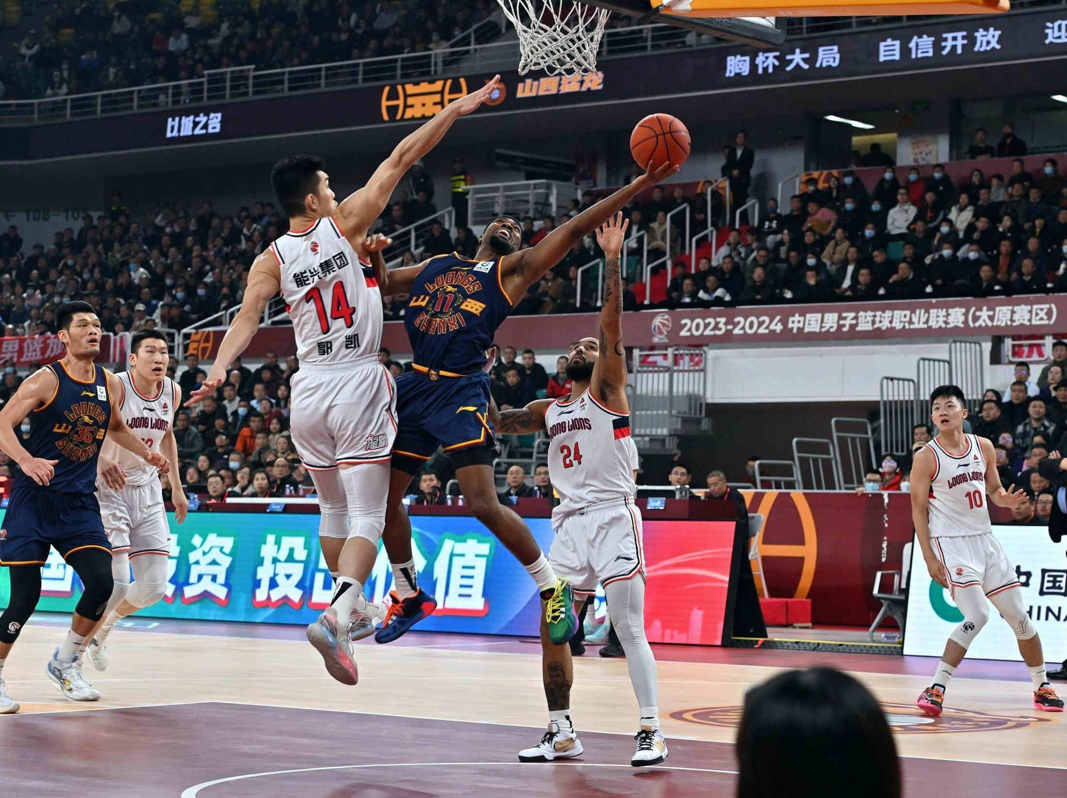 包含强队遭遇意外惨败，湖南广州等市获得胜利的词条