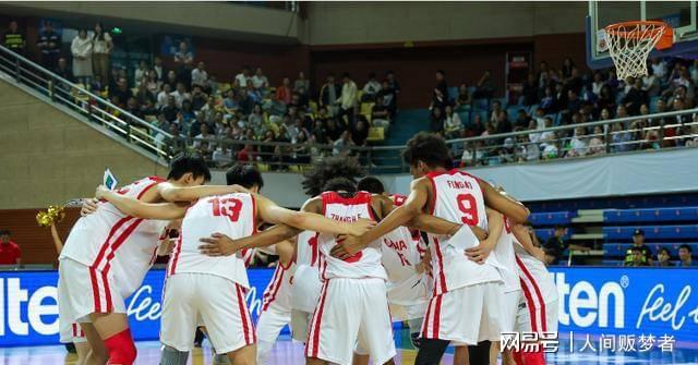 关键时刻球员挺身而出,帮助球队取胜 关键时刻球员挺身而出,帮助球队取胜