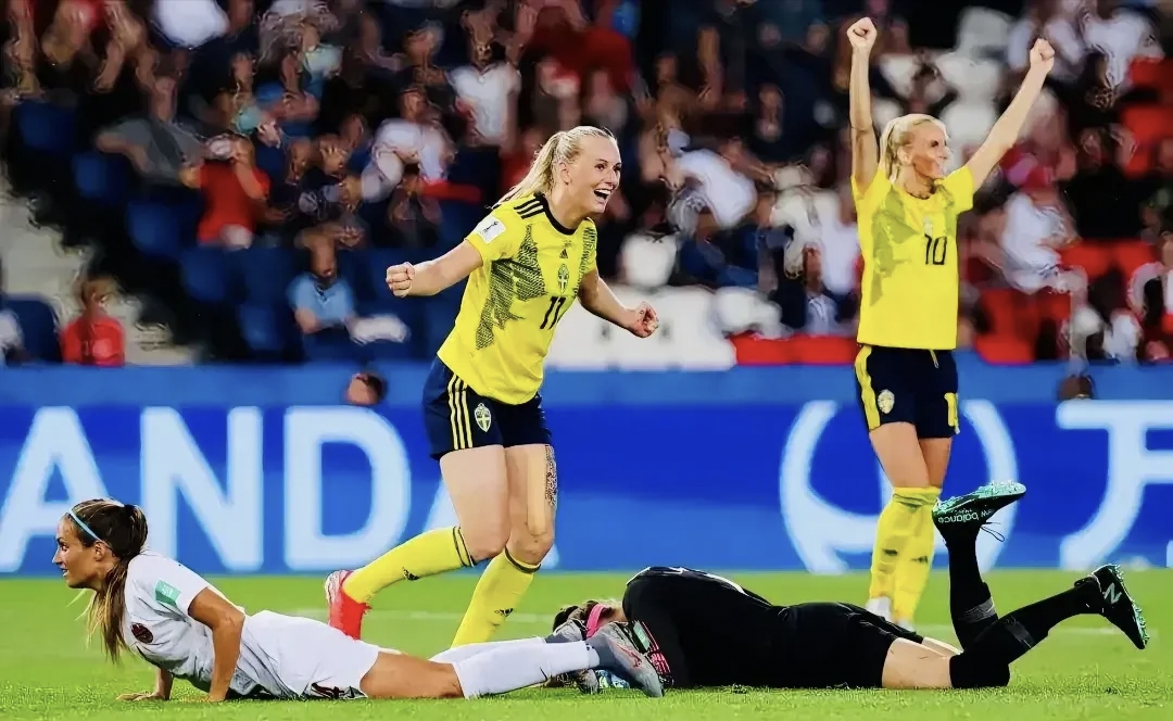 开云体育入口-美国队卫冕失利，球员面临调整心态