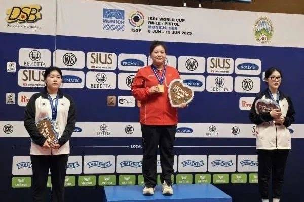 开云体育下载-冠军诞生！射击选手精准射中目标摘金的简单介绍