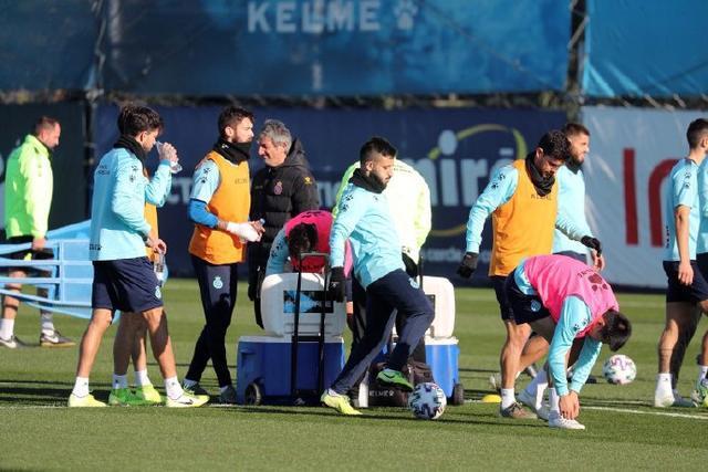 关于佛罗伦萨球迷狂热支持,球队斗志高昂备战的信息 关于佛罗伦萨球迷狂热支持,球队斗志高昂备战的信息