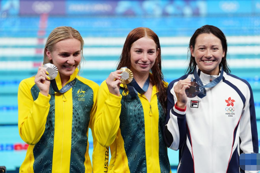 包含澳大利亚游泳选手飞速冲刺，登顶领奖台的词条