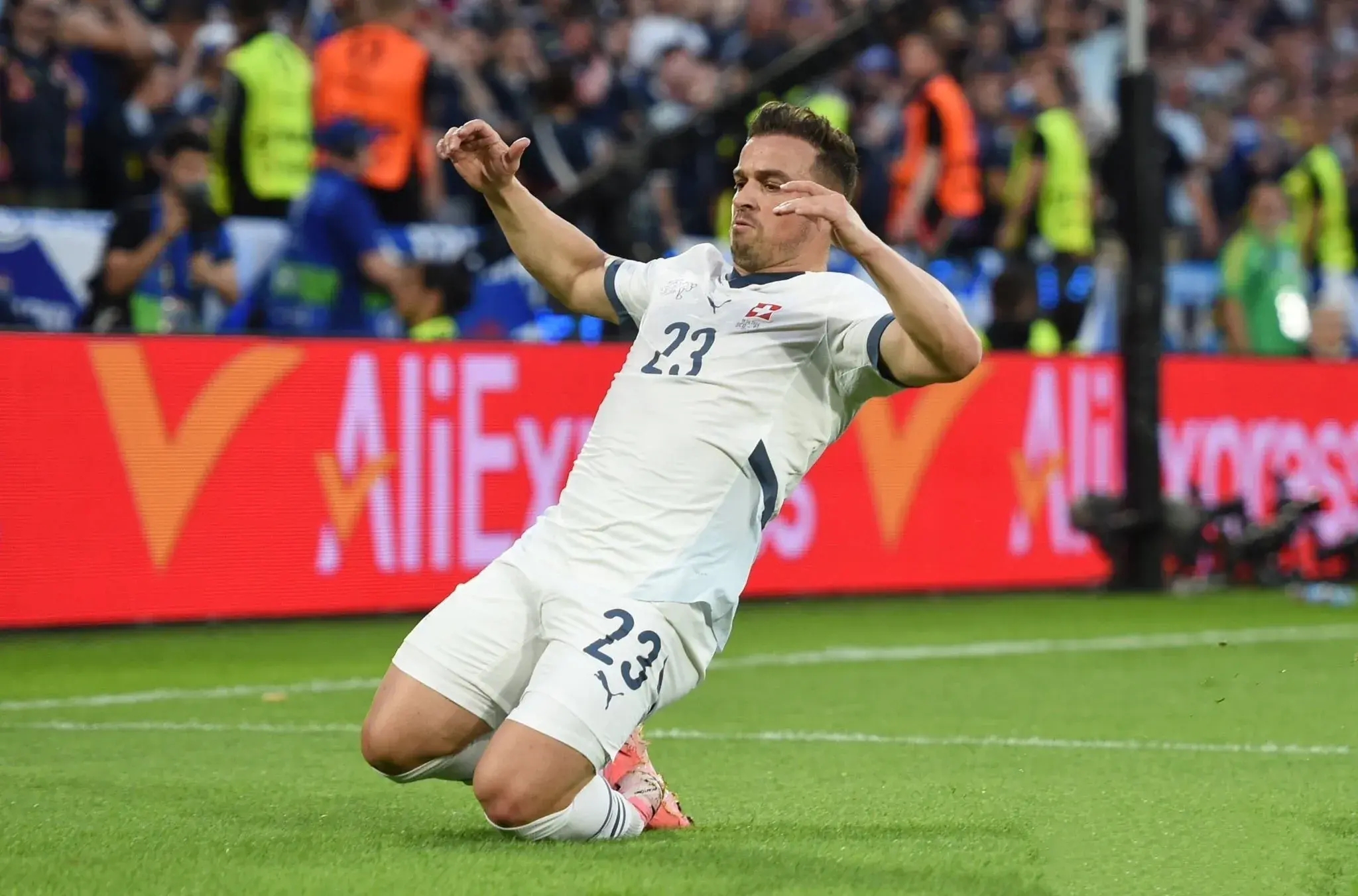 开云体育官网-包含瑞士选手取得突破：斩获历史性胜利的词条