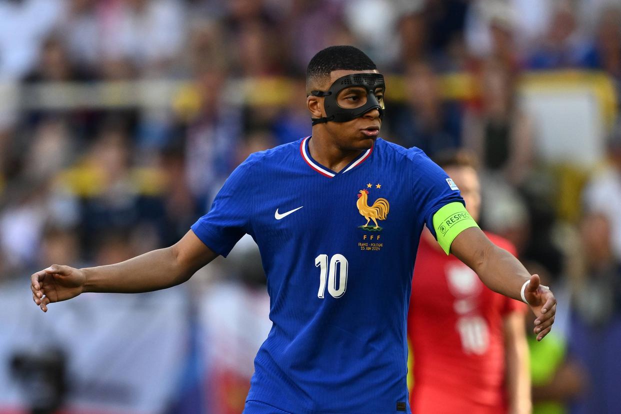 开云体育登录-法国胜克罗地亚，雄踞榜首再次登顶