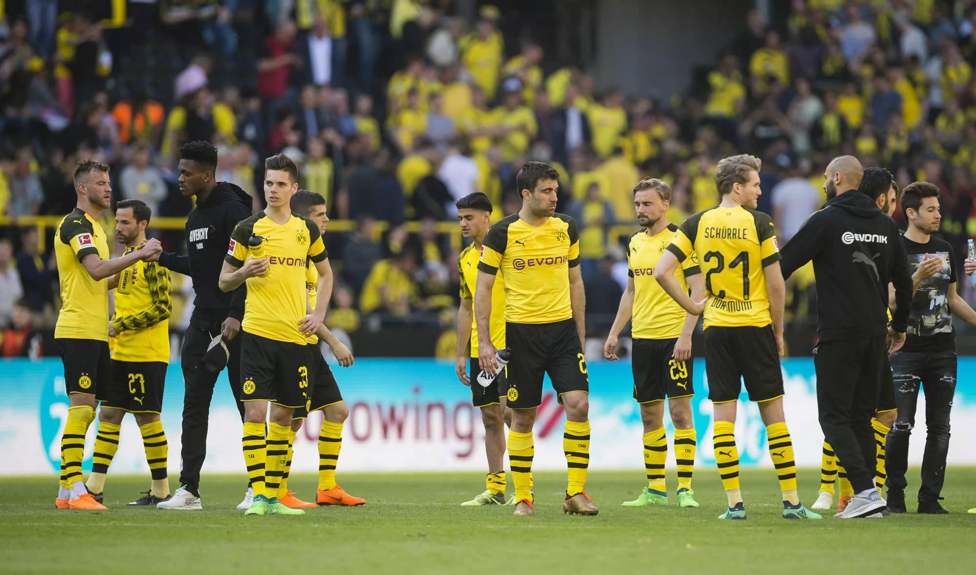 包含里尔主场不敌南特，遭遇不胜的词条