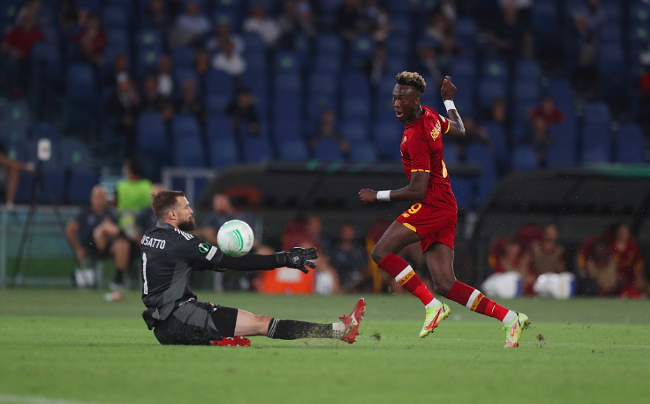 罗马主场虐胜皇马,创造历史伟业 罗马主场虐胜皇马,创造历史伟业