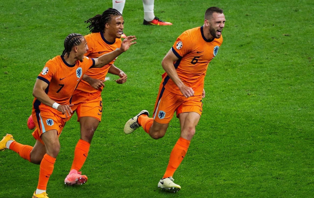 开云体育在线-英格兰大胜取胜捷克，成功晋级欧洲杯四强