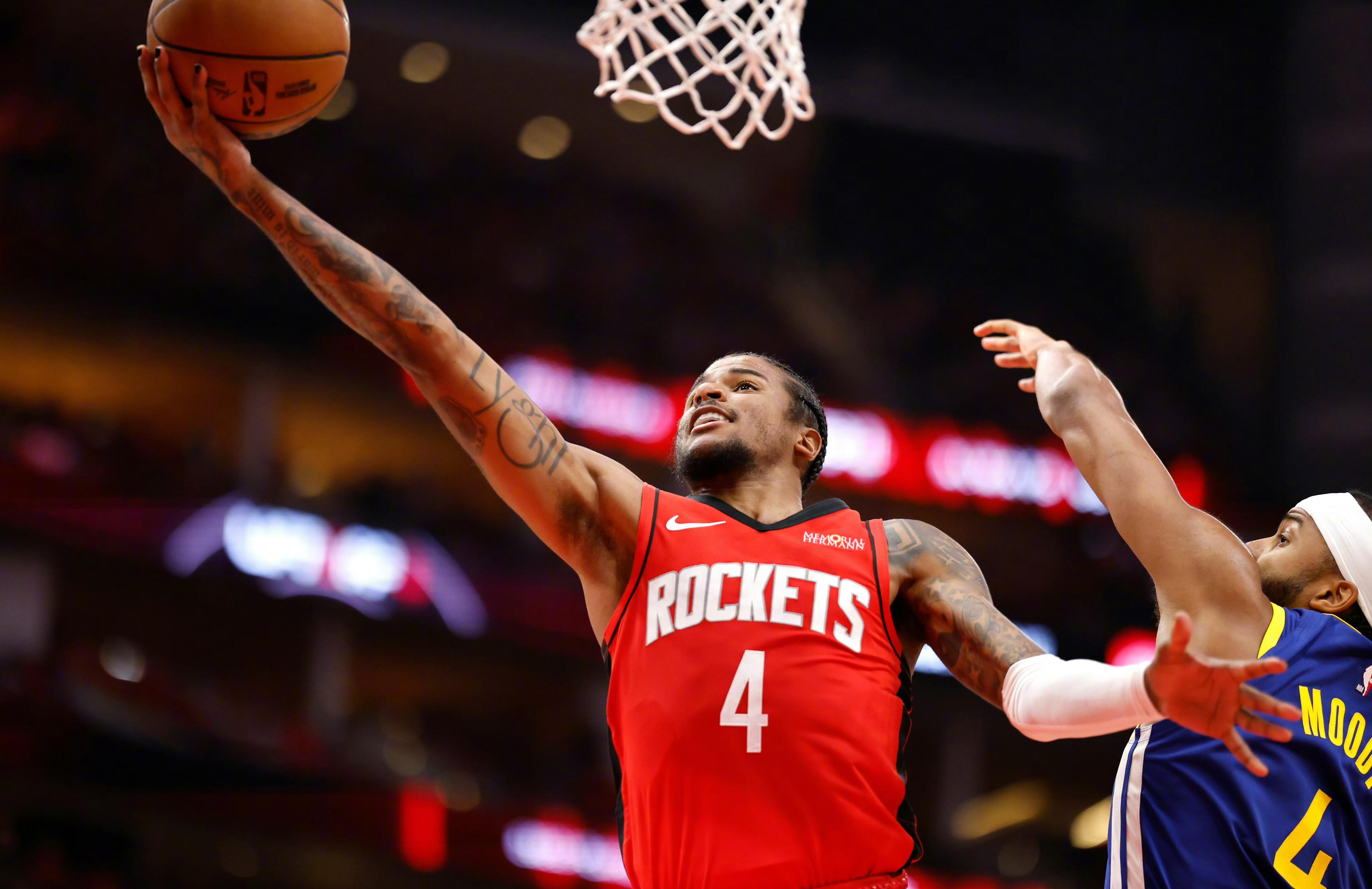 欧洲球员明星在比赛中受伤