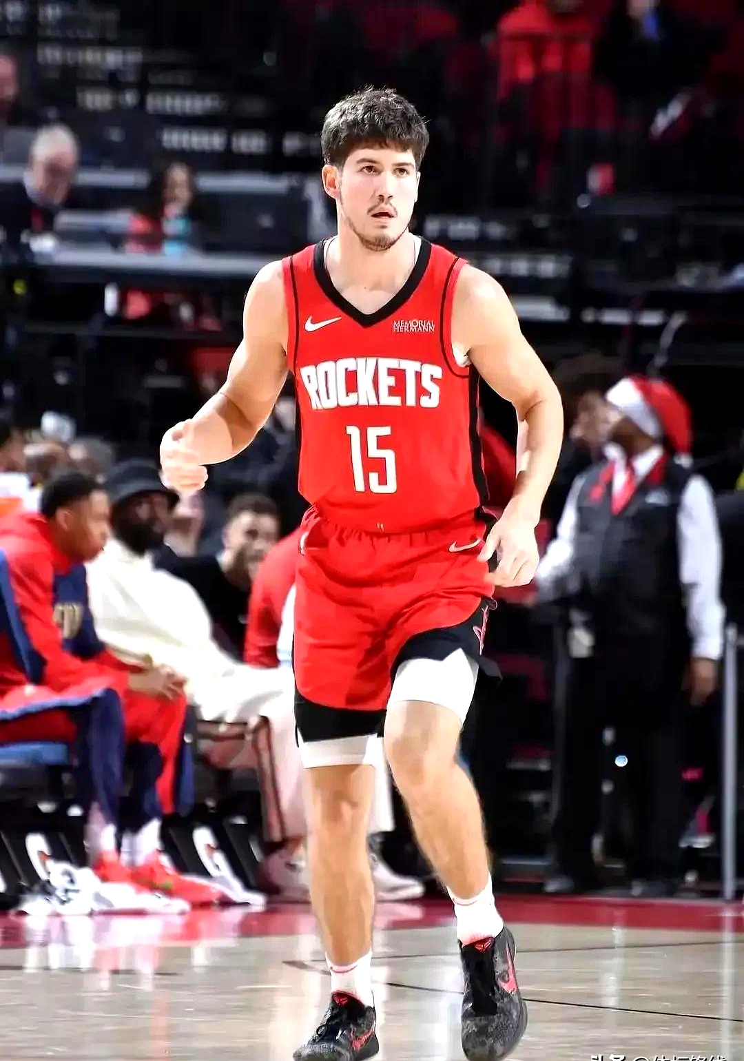 包含意大利男篮碾压火箭，贝弗利绝境逆转的词条