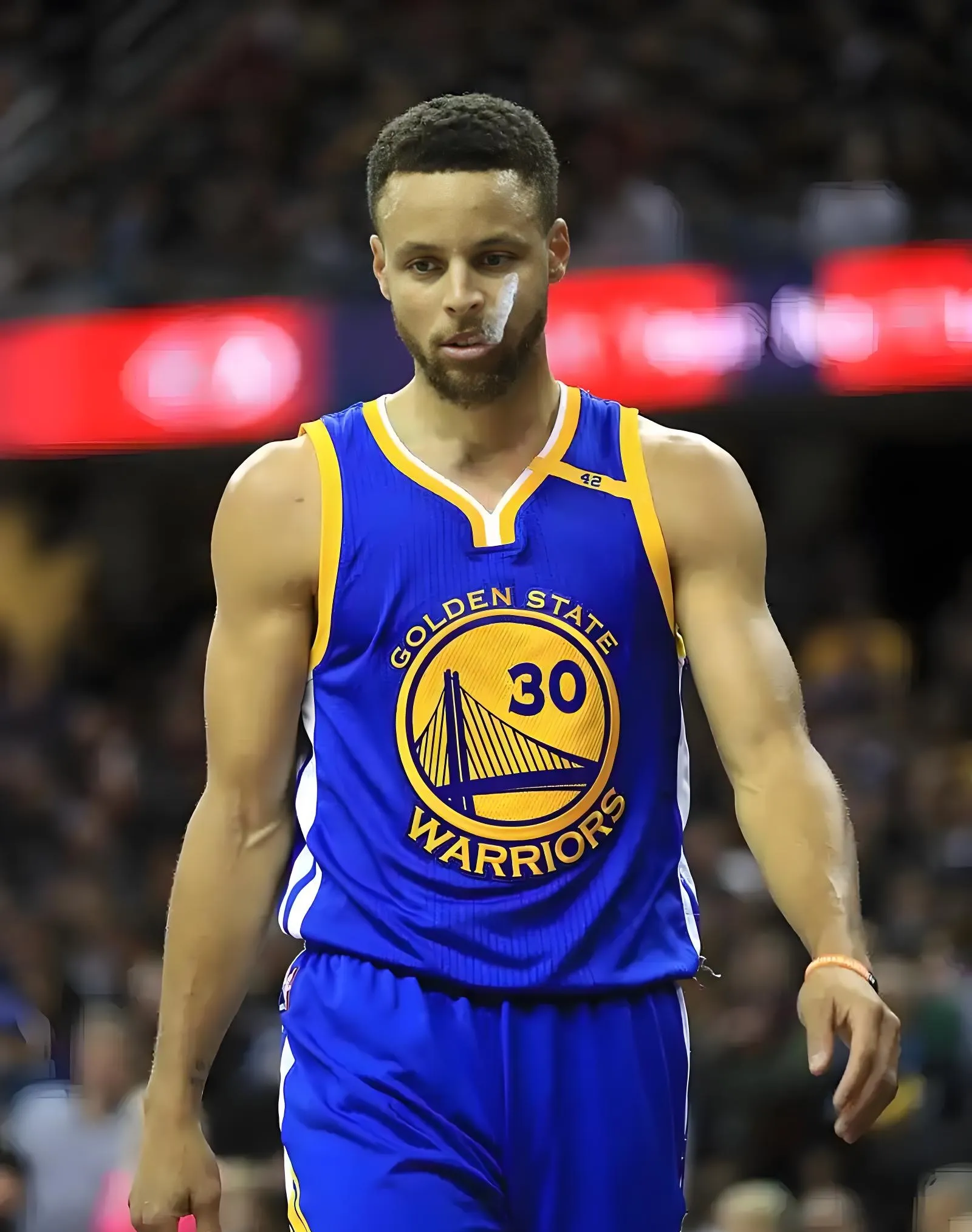 勇士客场击败老鹰,库里发威 勇士客场击败老鹰,库里发威