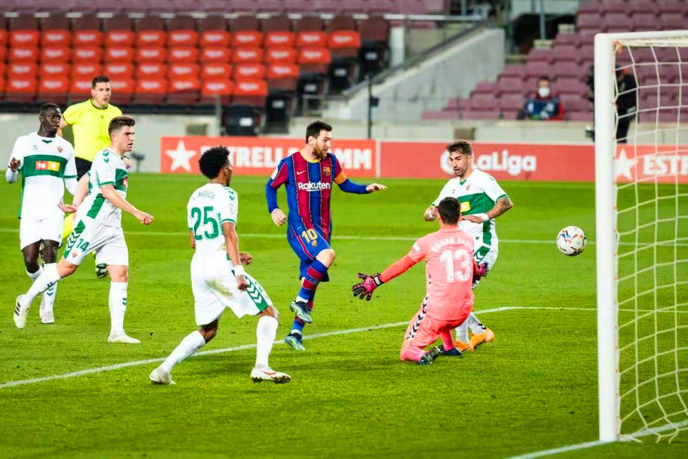 开云APP-塞维利亚翻盘巴萨,萨内带队取胜