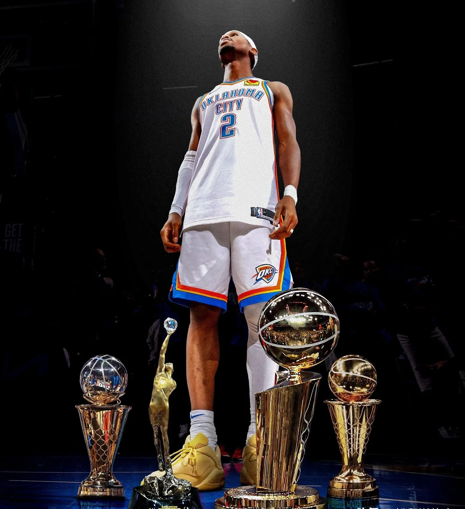 开云官网-雷霆横扫太阳,浓眉哥扛起全队