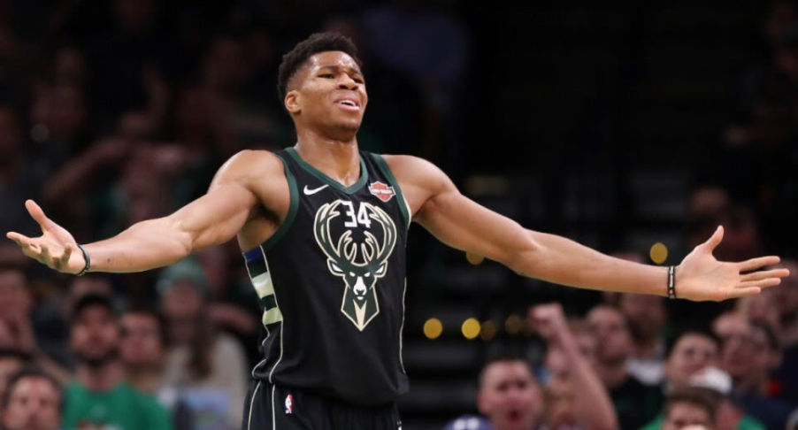 雄鹿狂胜辽宁队,马克西攻防转换核心 雄鹿狂胜辽宁队,马克西攻防转换核心