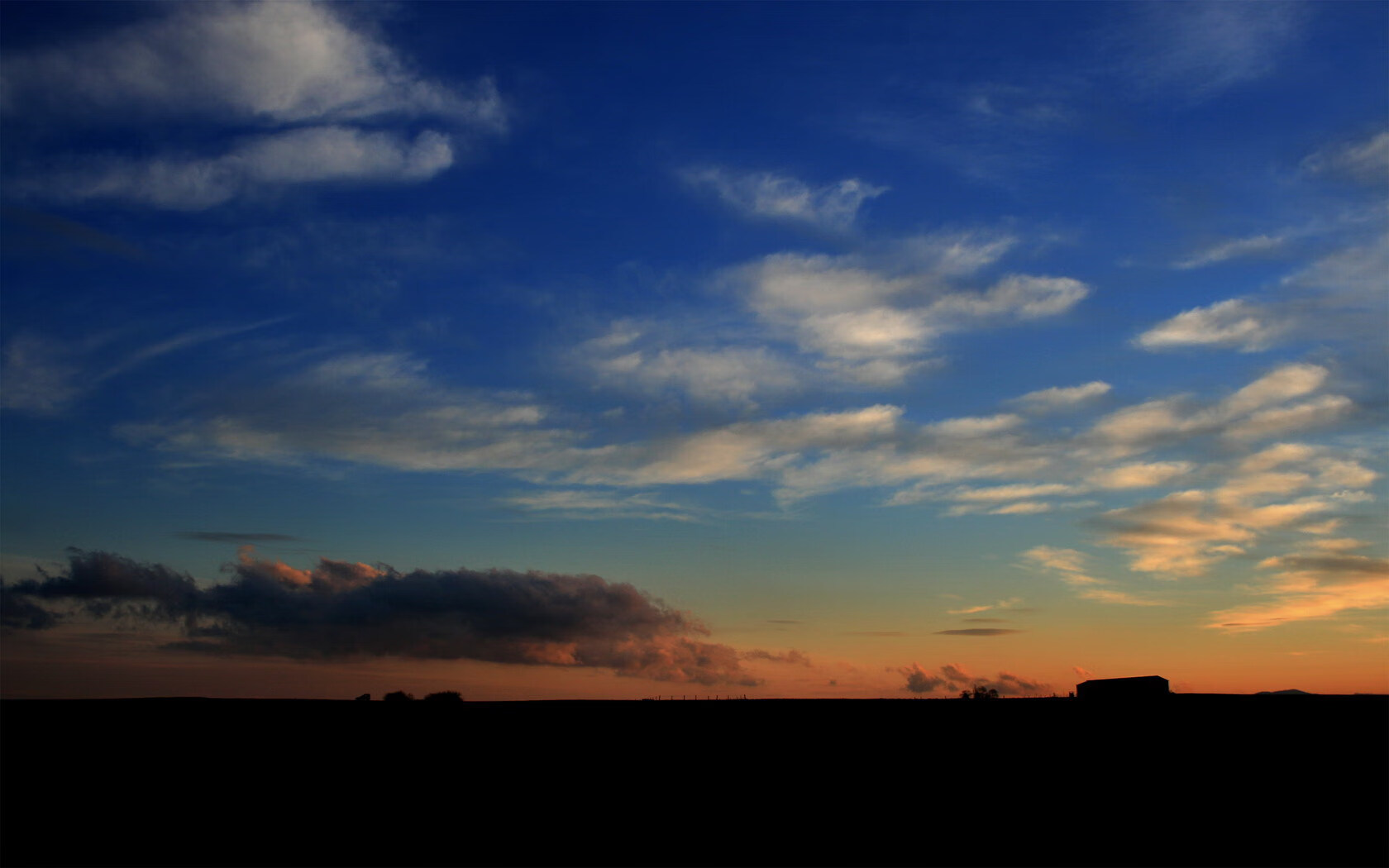 弗拉霍维奇孤勇证身价,曼联铁血防守零封马竞